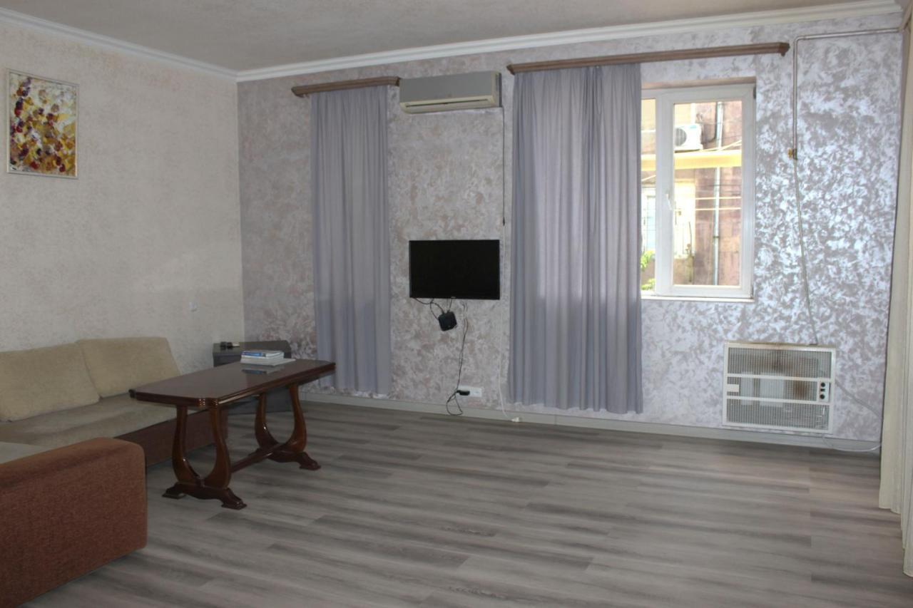 Holiday Home On Aygestan 11 Ереван Стая снимка